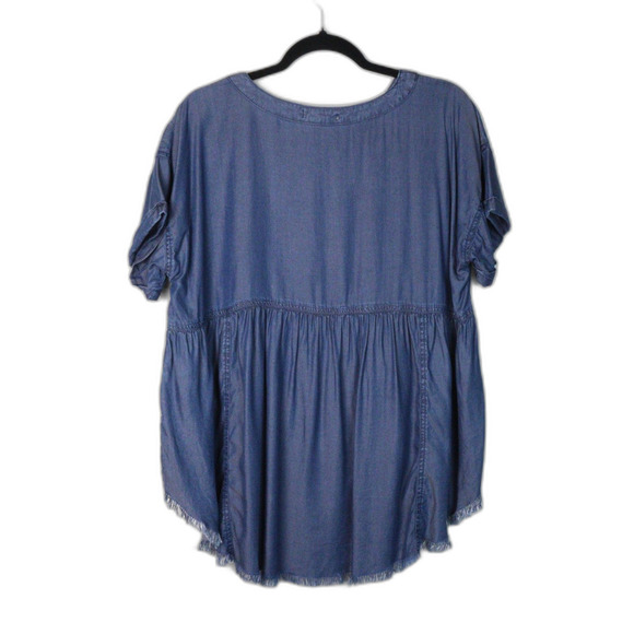 Cato Floral Embroidered Chambray Hi-Low Hem Short Sleeve Blouse Sz L EUC Summer - Picture 2 of 9